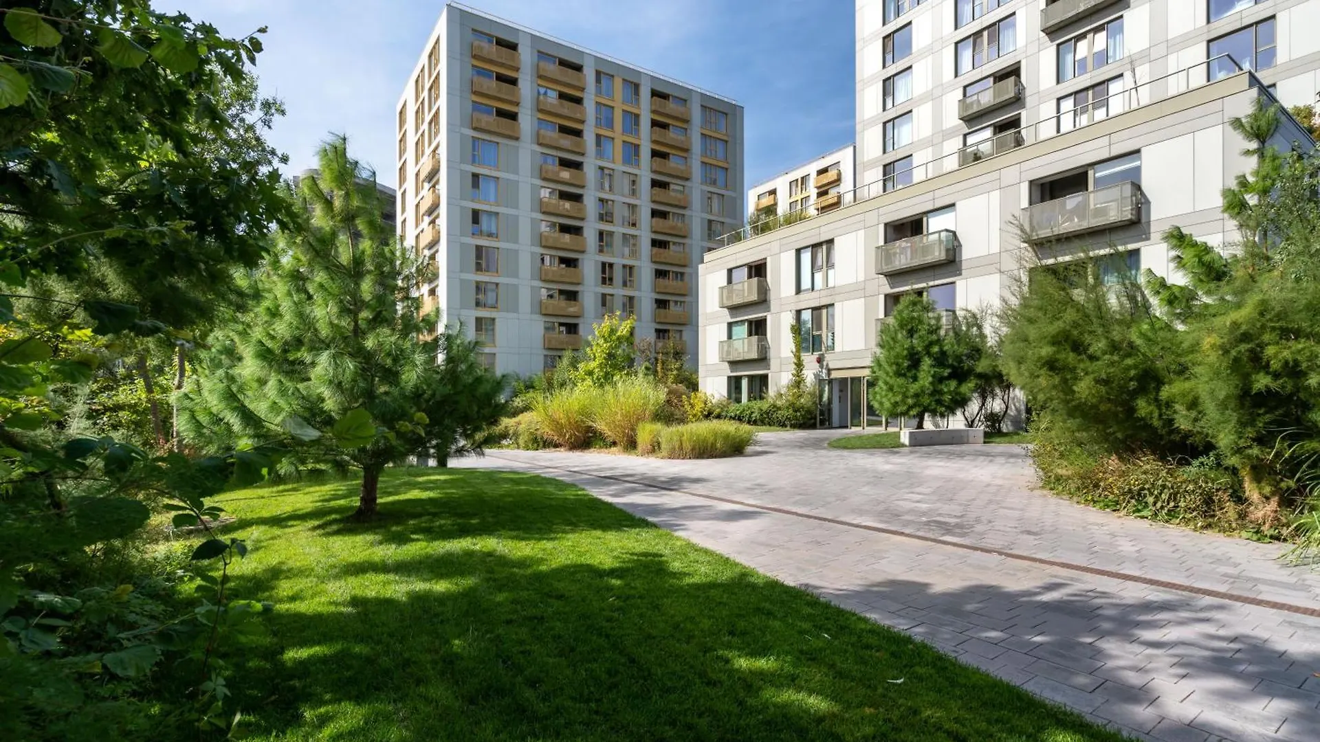 Retro La Studio - Aviatiei Park - Parking - Netflix - Private Garden Bükreş