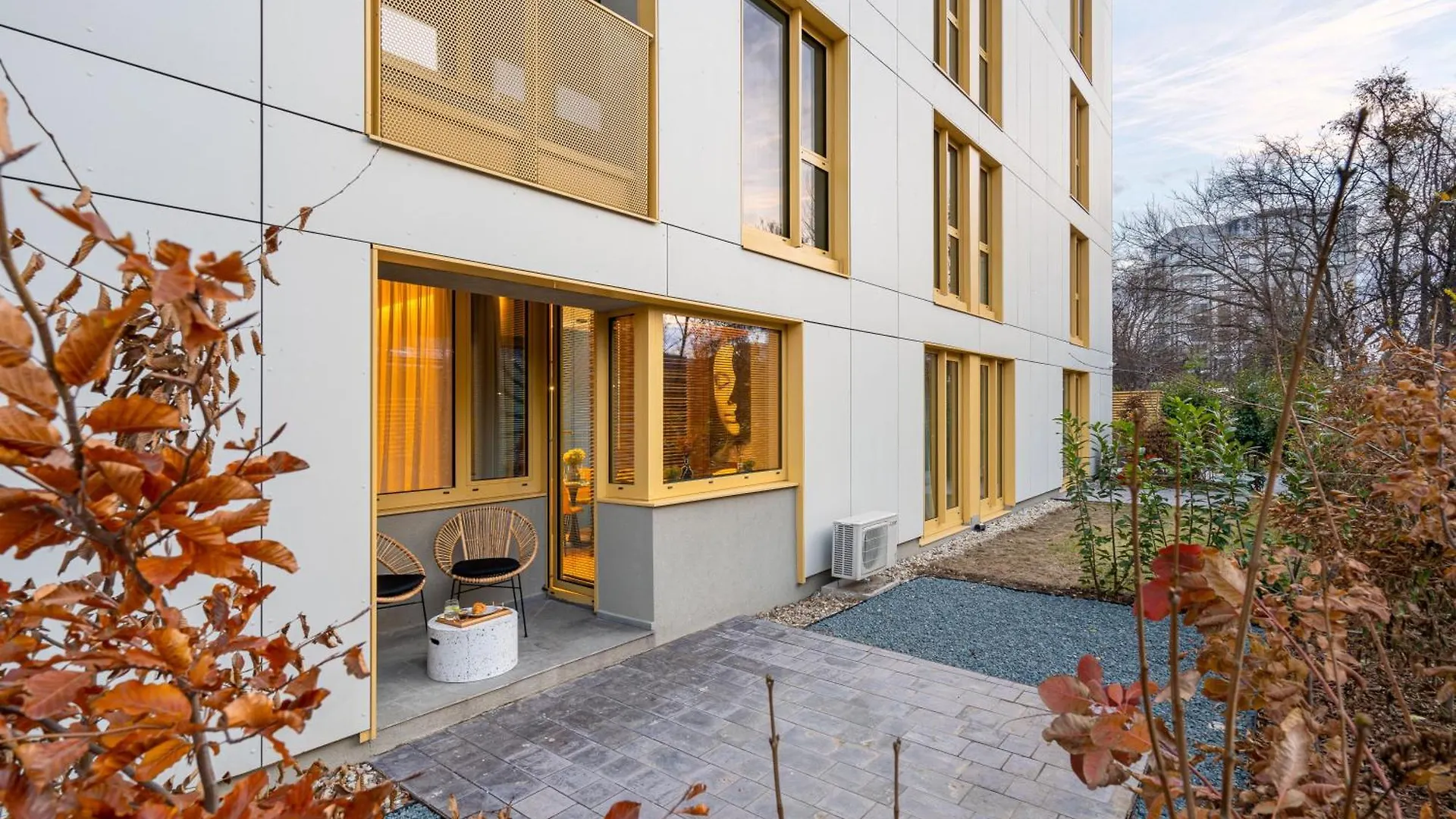 Retro La Studio - Aviatiei Park - Parking - Netflix - Private Garden Bükreş
