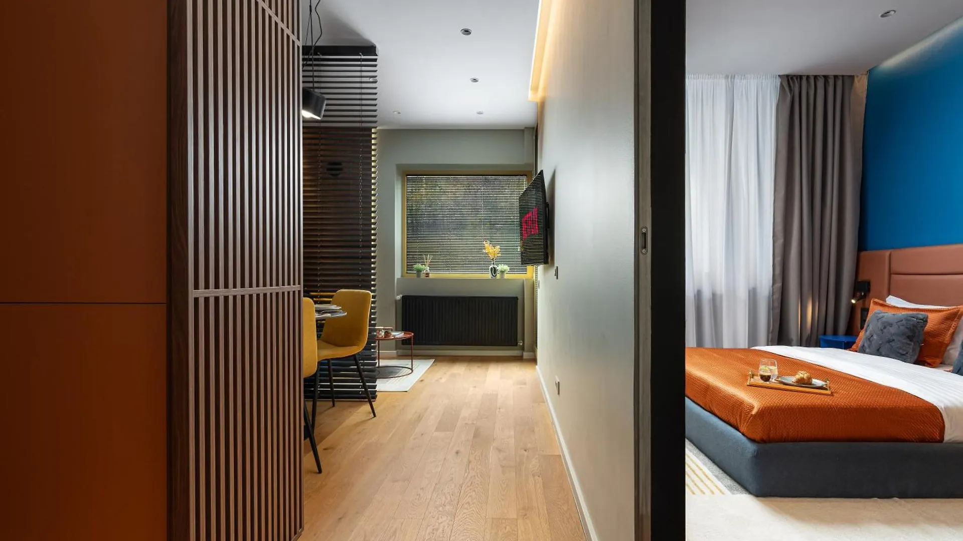 Retro La Studio - Aviatiei Park - Parking - Netflix - Private Garden Bükreş Romanya